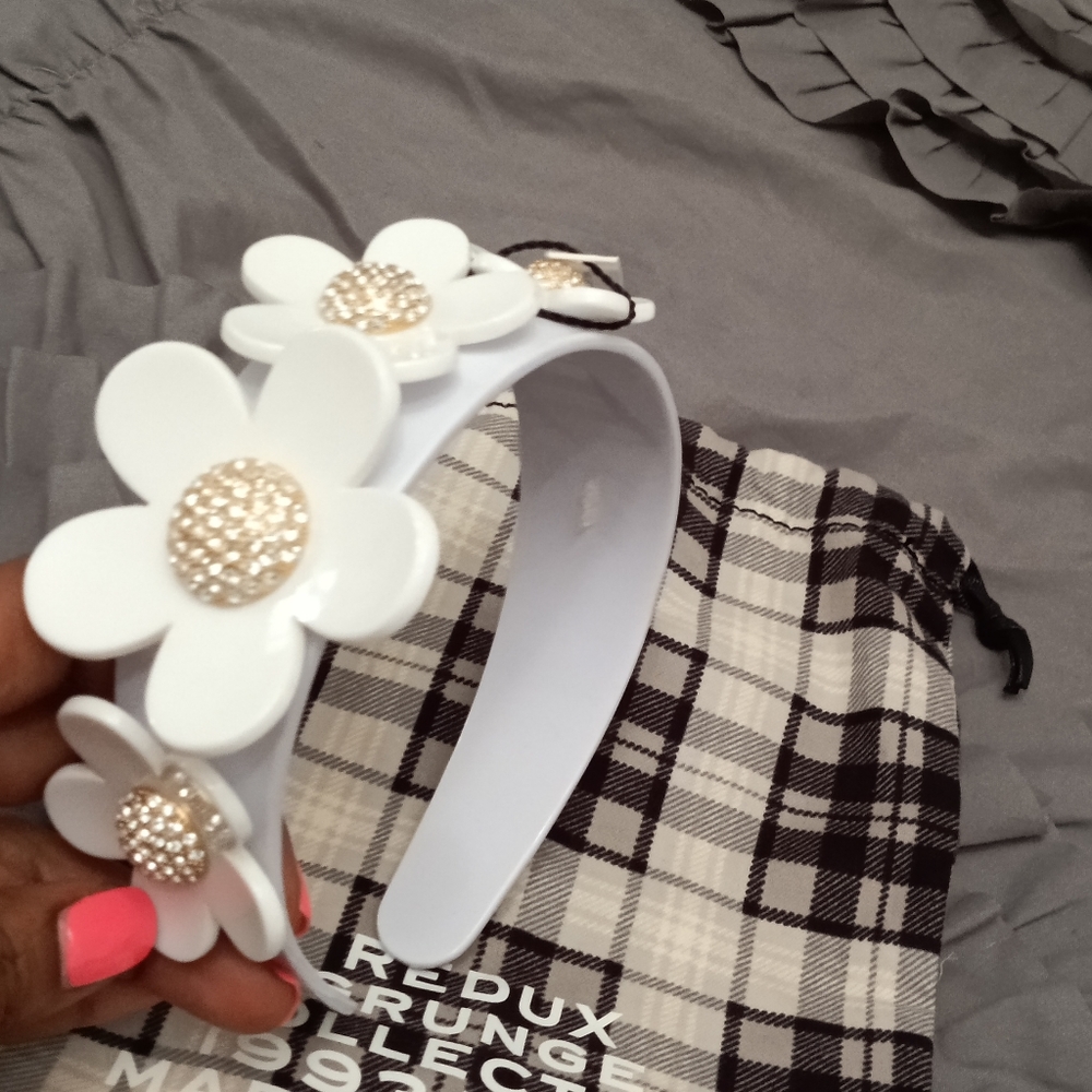 🎀🎊Host Pick 11/11/19🎀Marc Jacobs Daisy Headband - Picture 2 of 8